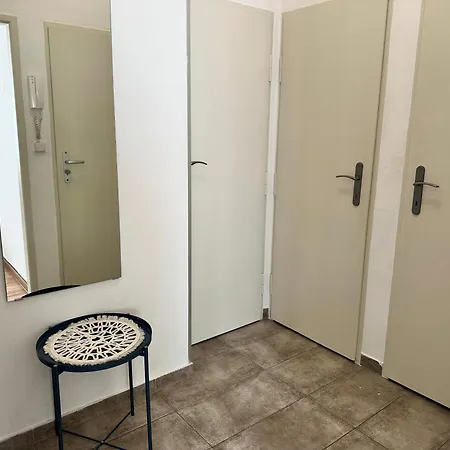 2br Gateway On The Rybna