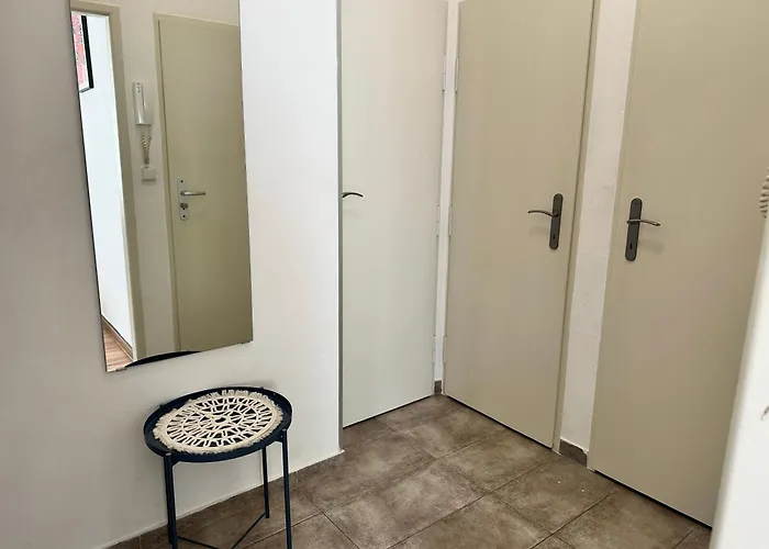 2br Gateway On The Rybna